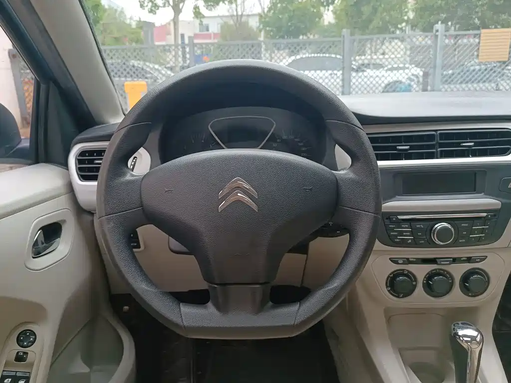 Citroen Elysee — миниатюра 12