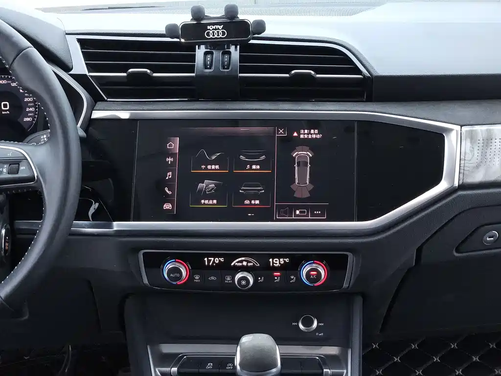 Audi Q3 — миниатюра 11