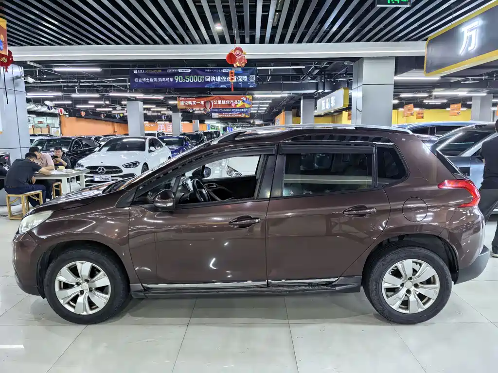 Peugeot 2008 2014 1.6L AT Fashion