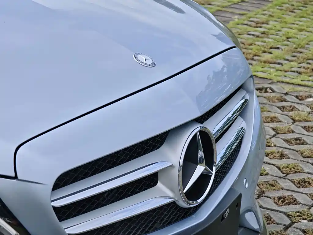 Mercedes-Benz C-Class (Import) — миниатюра 12