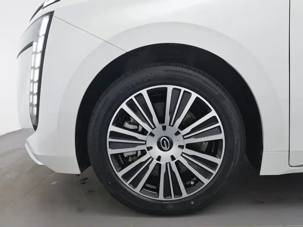 GAC Motor Trumpchi E8 PHEV — миниатюра 17