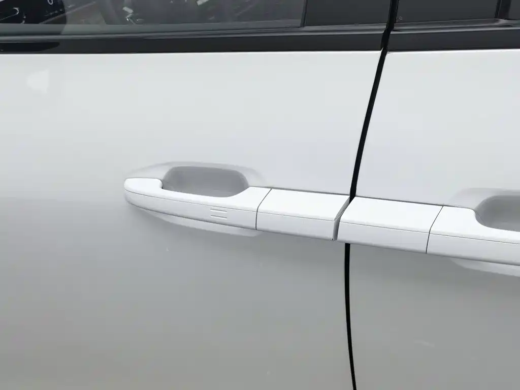 GAC Motor Trumpchi E8 PHEV — миниатюра 18