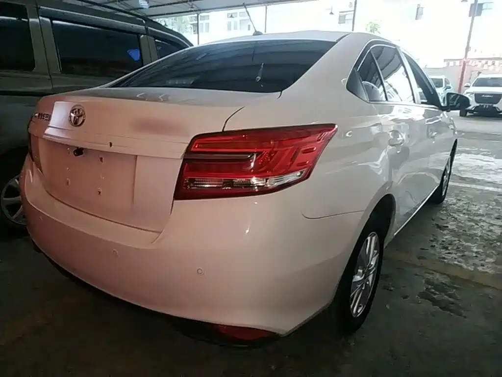 Toyota Yaris L — миниатюра 8