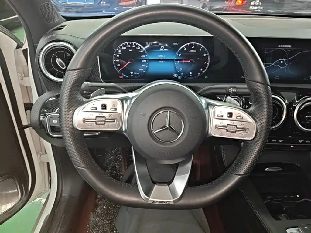 Mercedes-Benz A-Class — миниатюра 11