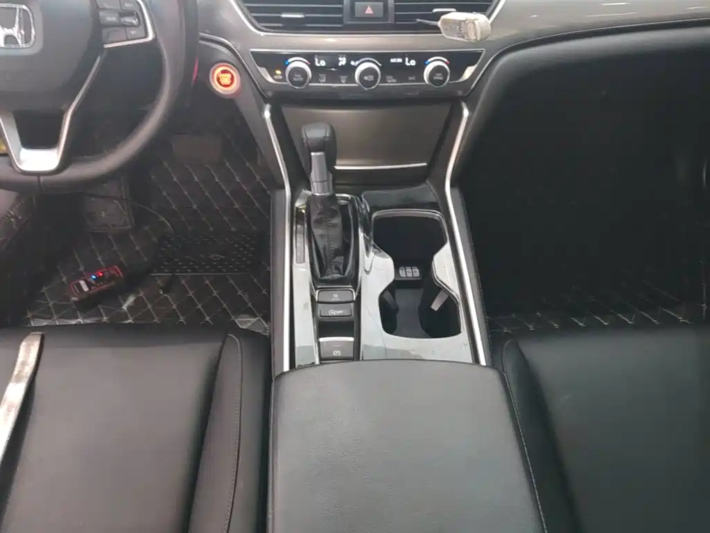 Honda Accord — миниатюра 14