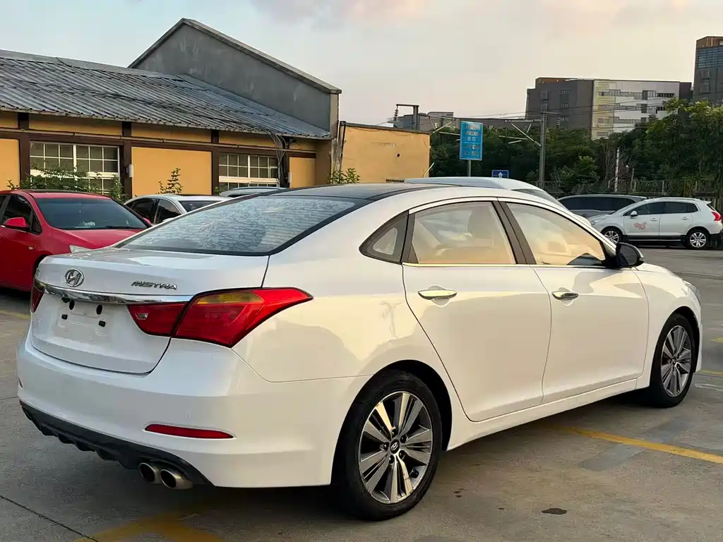 Hyundai Mistra — миниатюра 10