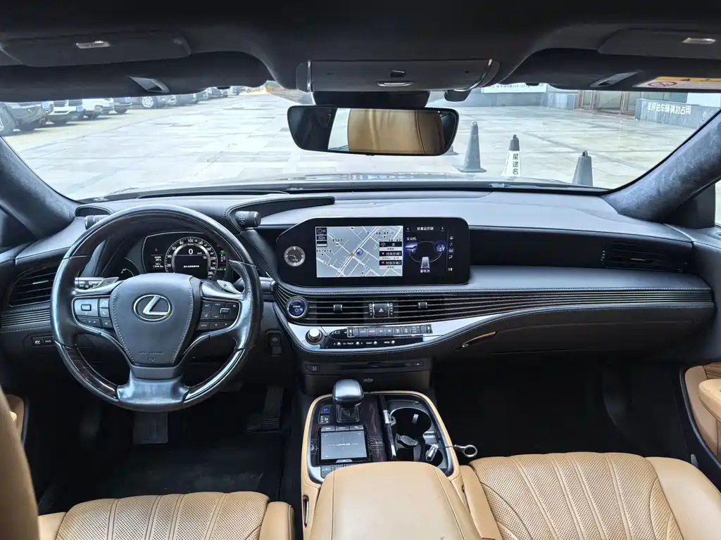 Lexus LS — миниатюра 6