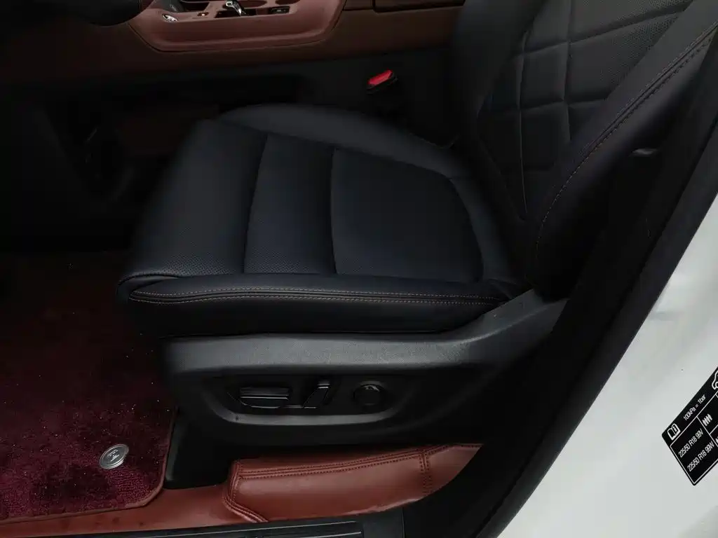 GAC Motor Trumpchi E8 PHEV — миниатюра 20