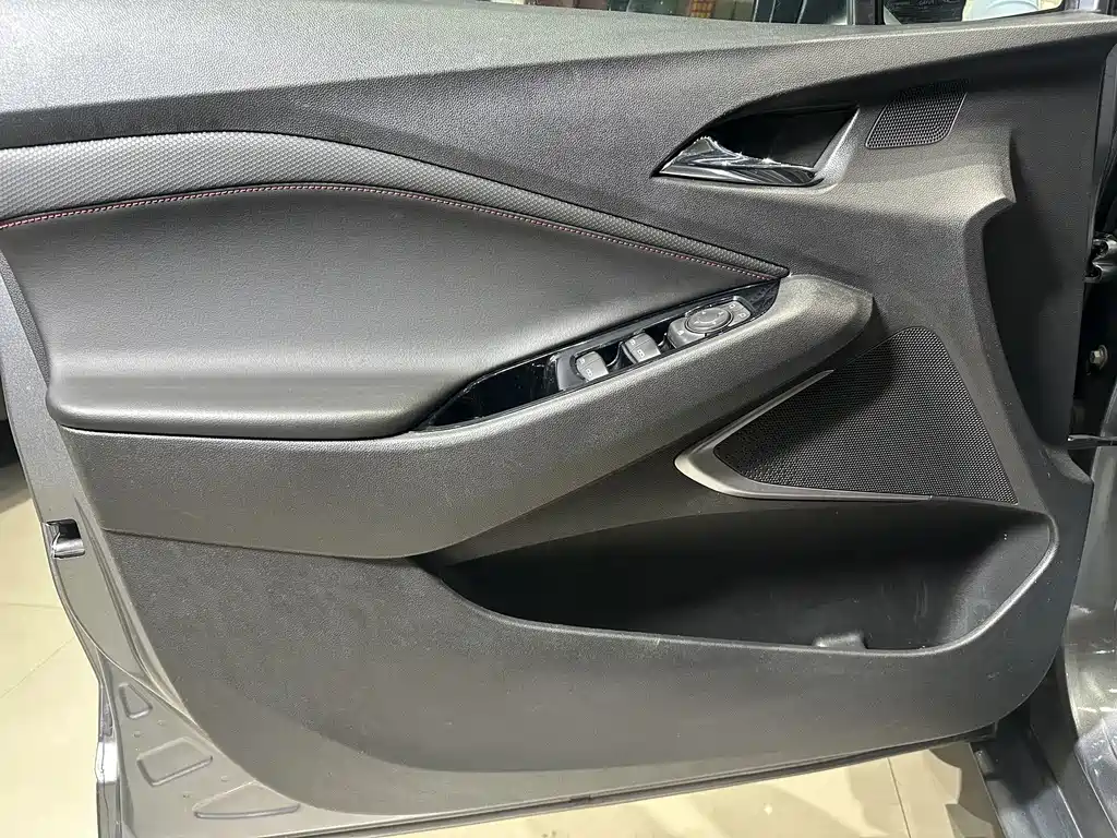 Chevrolet Volando — миниатюра 10