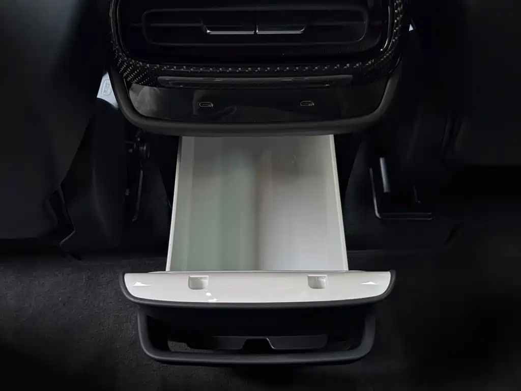 XIAOMI CAR XIAOMI SU7 ULTRA