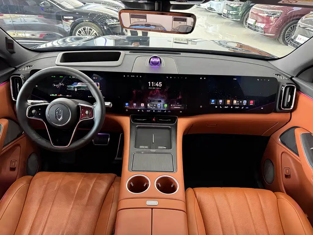 AITO ASK THE WORLD M8