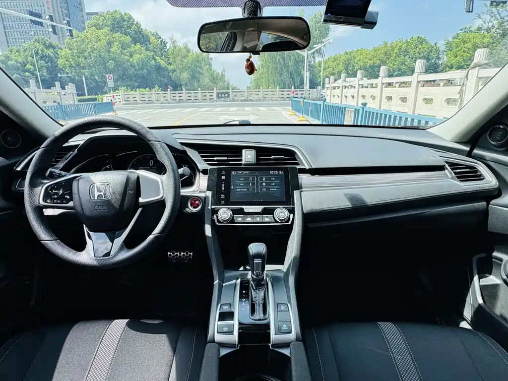 Honda Civic — миниатюра 10