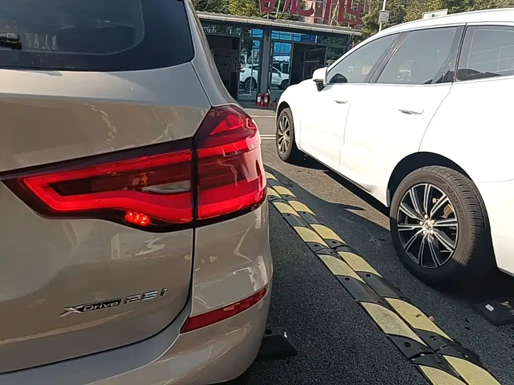 BMW X3 — миниатюра 8