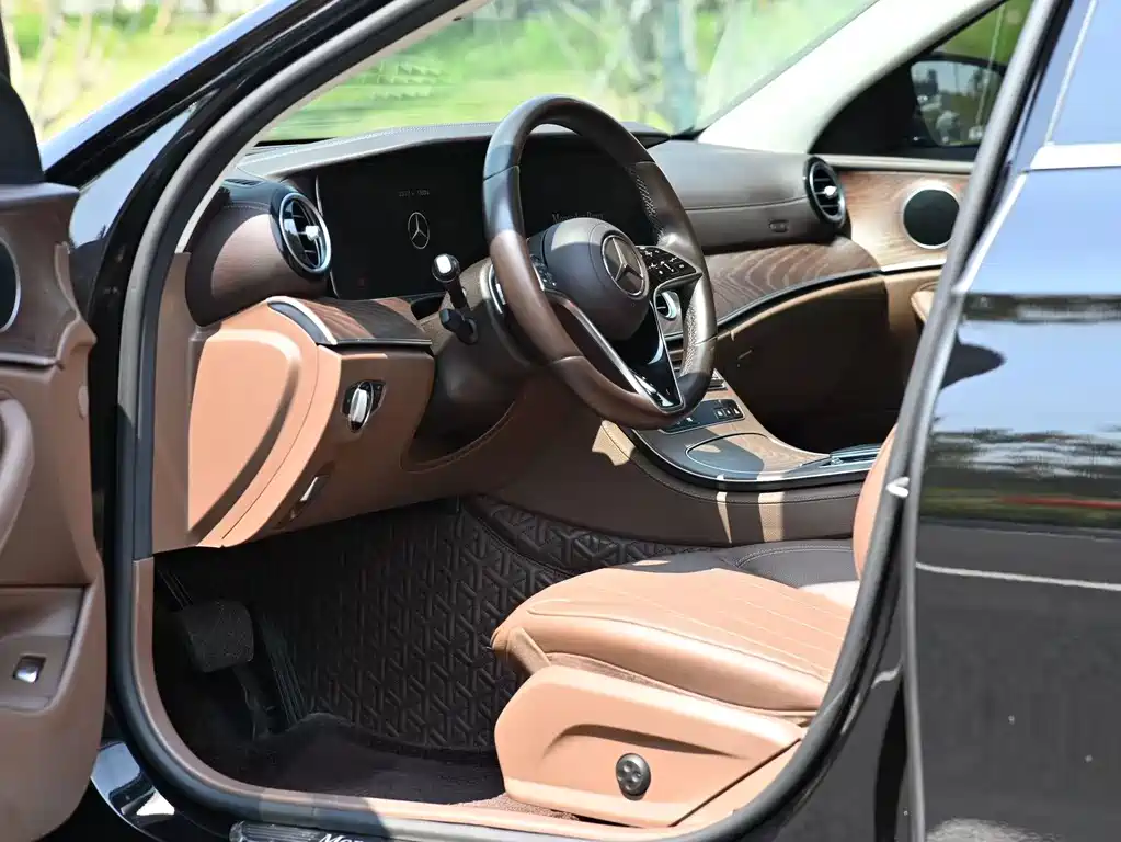 Mercedes-Benz E-Class — миниатюра 4