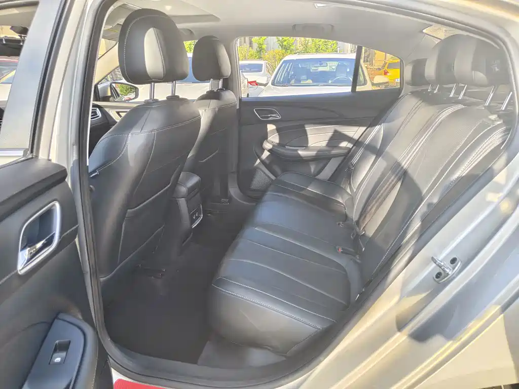 Roewe i5 — миниатюра 9