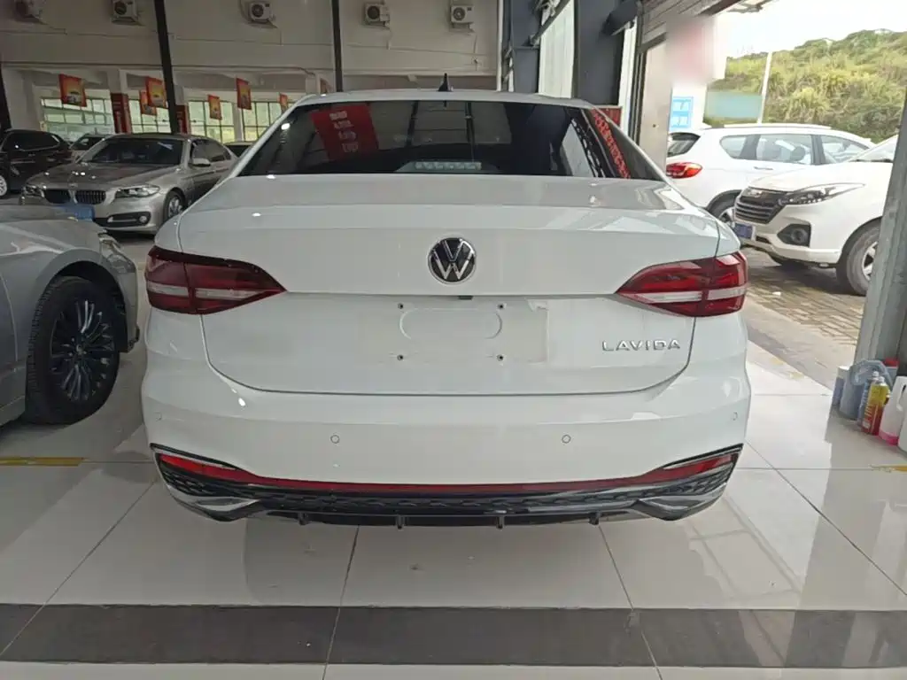 Volkswagen Lavida — миниатюра 6