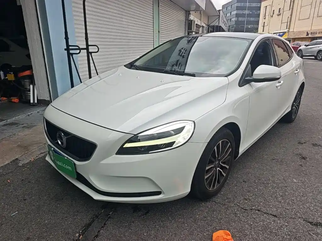 Volvo V40