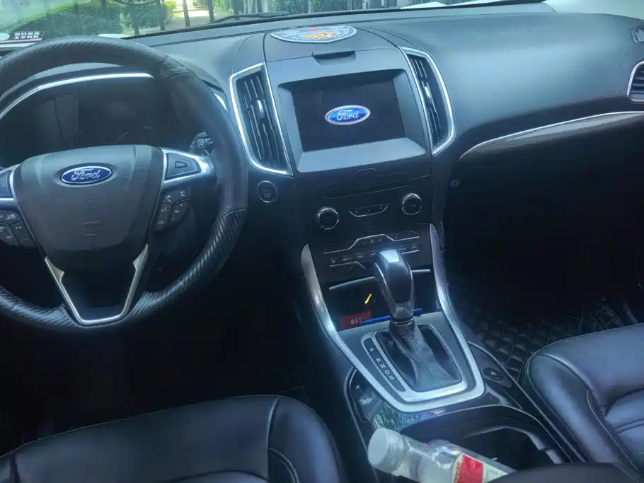 Ford Edge — миниатюра 12