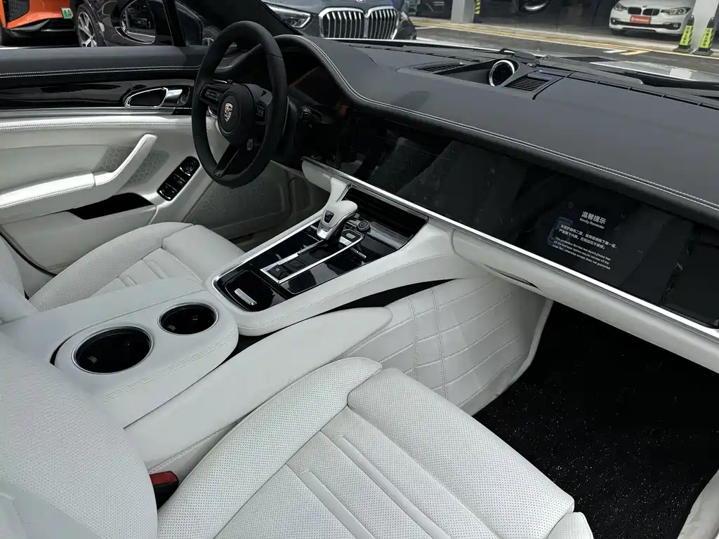 Porsche Panamera — миниатюра 7