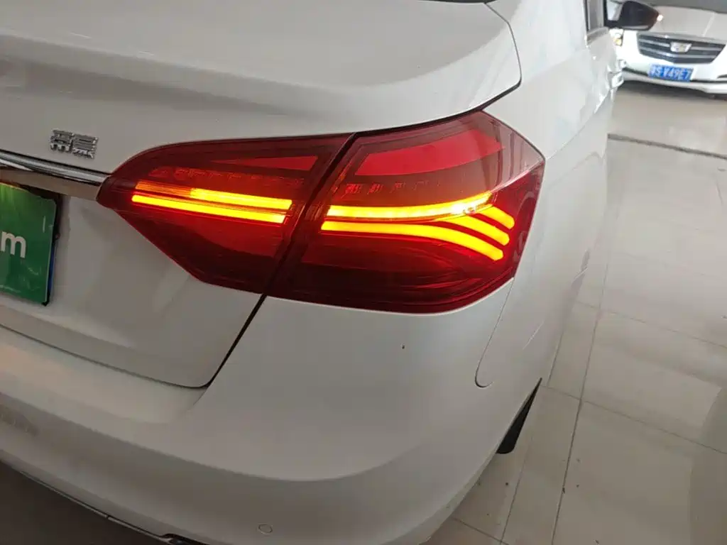 Geely Emgrand — миниатюра 8