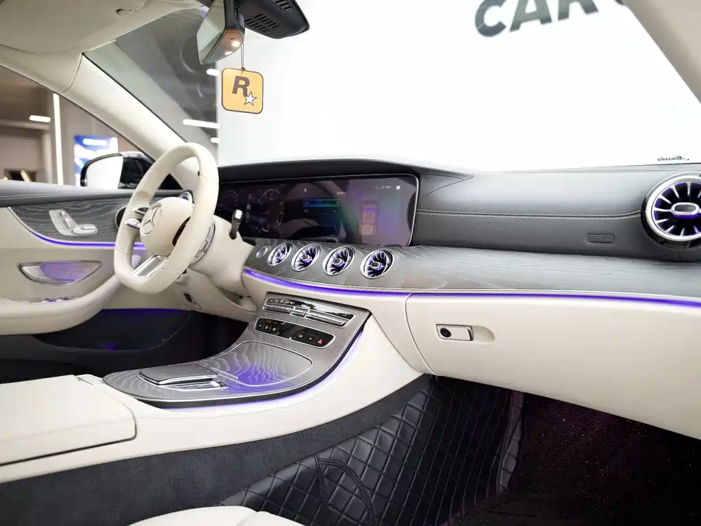 Mercedes-Benz E-Class (Import) — миниатюра 4