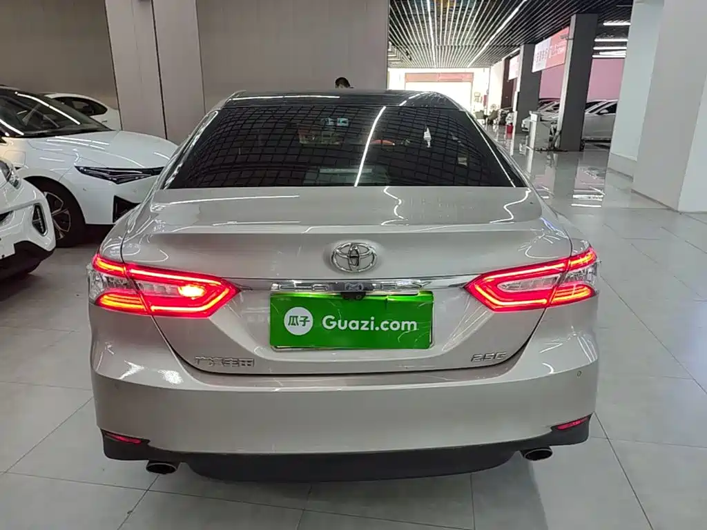 Toyota Camry — миниатюра 6