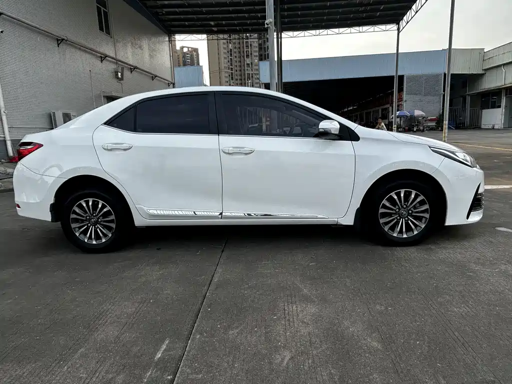 TOYOTA COROLLA