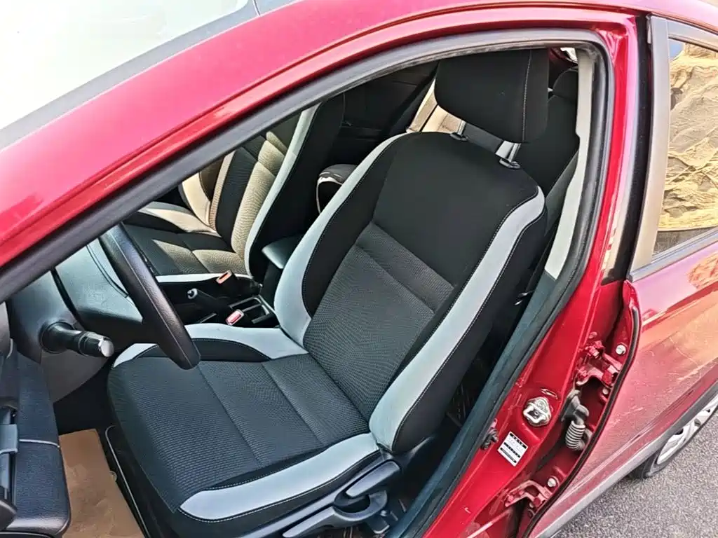 Toyota Yaris L — миниатюра 15