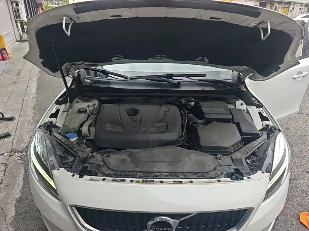 Volvo V40 — миниатюра 20