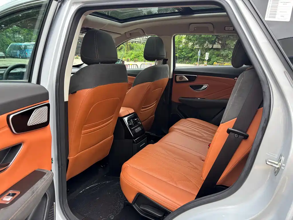 JETOUR L7 2024 1.5T 120km ULTRA 7 мест