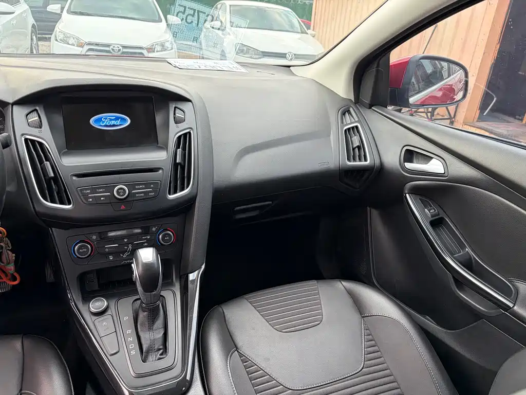 Ford Focus — миниатюра 10