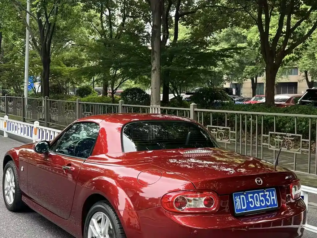 Mazda MX-5 — миниатюра 6