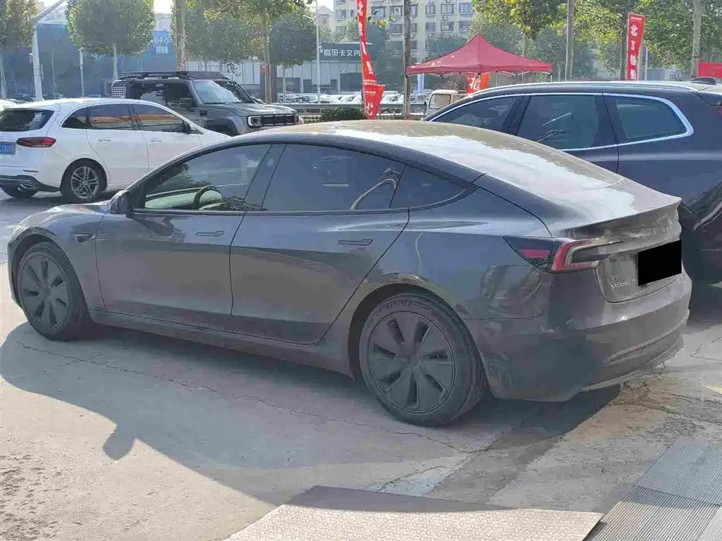 Tesla Model 3 — миниатюра 4