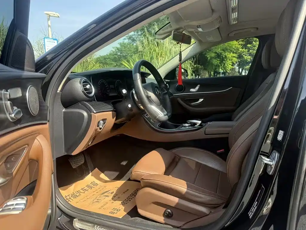 Mercedes-Benz E-Class — миниатюра 7
