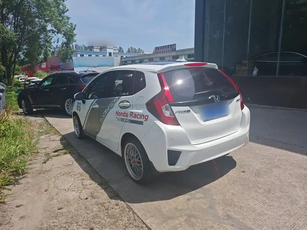 Honda Fit — миниатюра 7