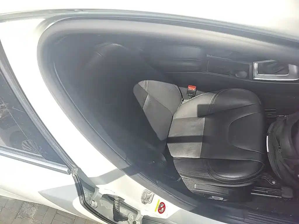 Volvo V40 — миниатюра 25