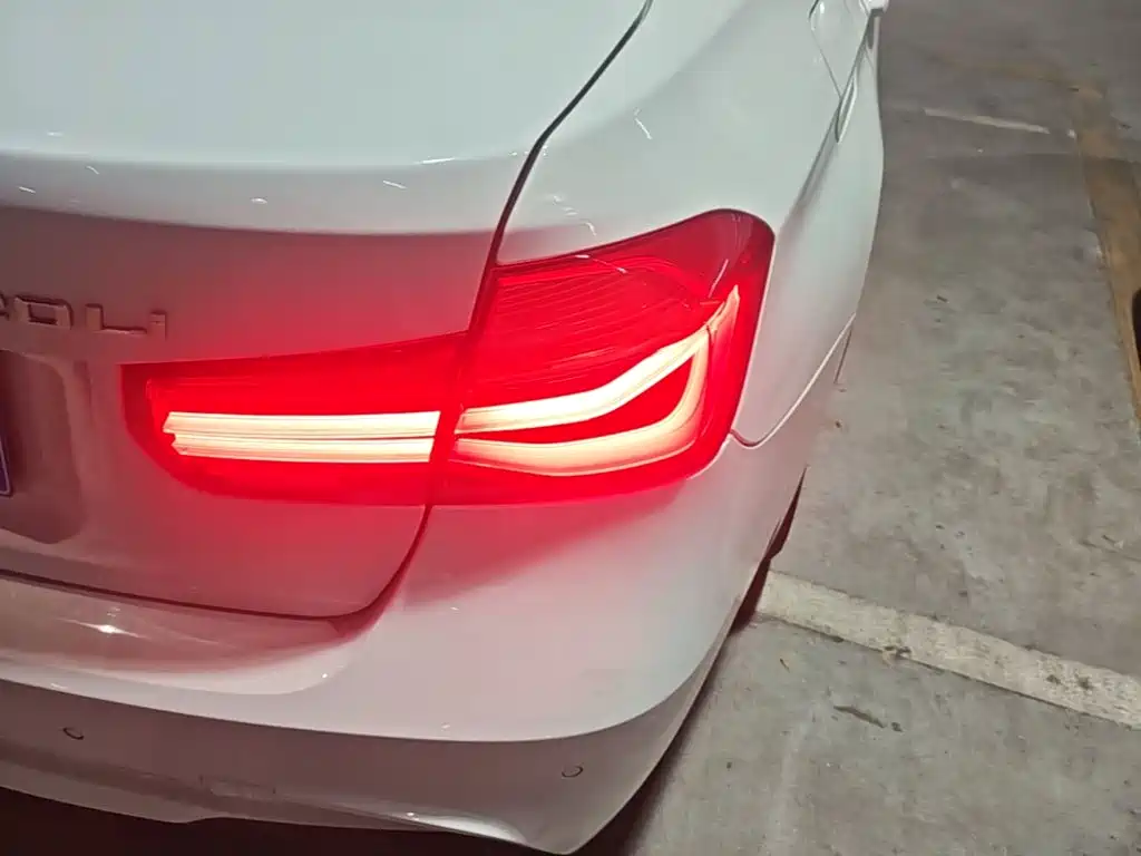 BMW 3 Series — миниатюра 8