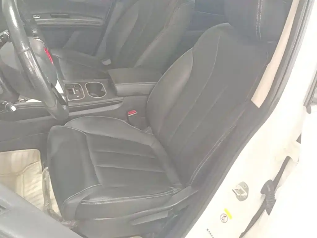 BYD MAX — миниатюра 15