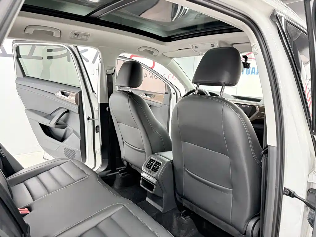 Volkswagen Tharu XR 330TSI 4WD Luxury Edition China VI, фото 15