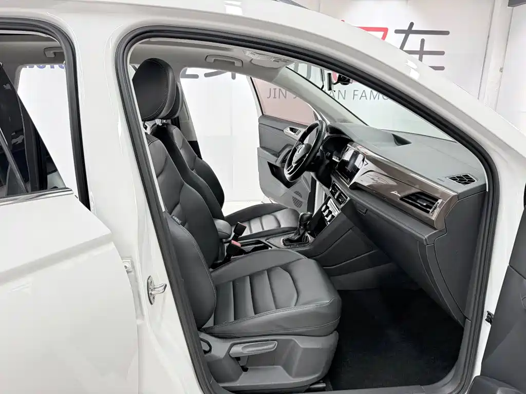Volkswagen Tharu XR 330TSI 4WD Luxury Edition China VI, фото 16