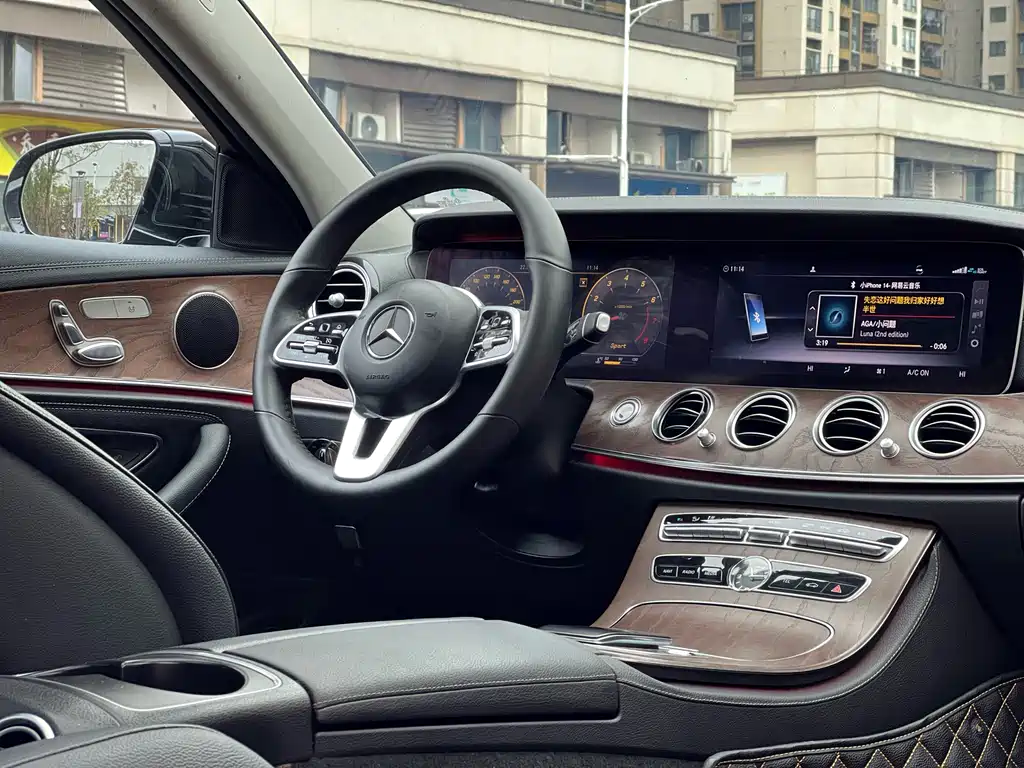 MERCEDES-BENZ E CLASS