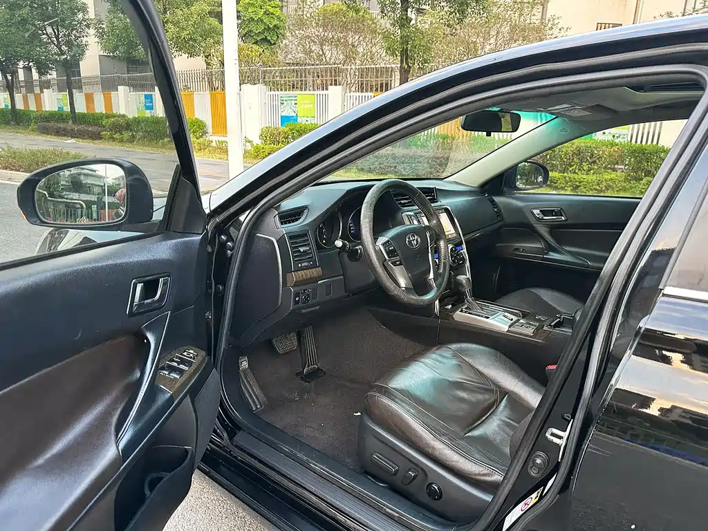 Toyota Reiz — миниатюра 11