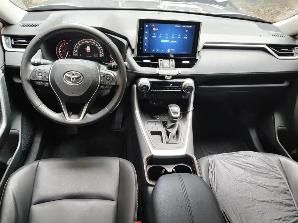 Toyota RAV4 — миниатюра 13