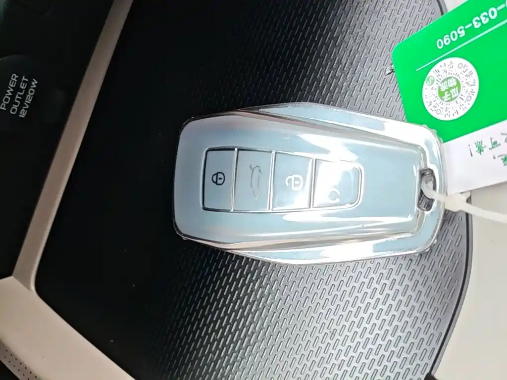 Geely L HiP — миниатюра 9
