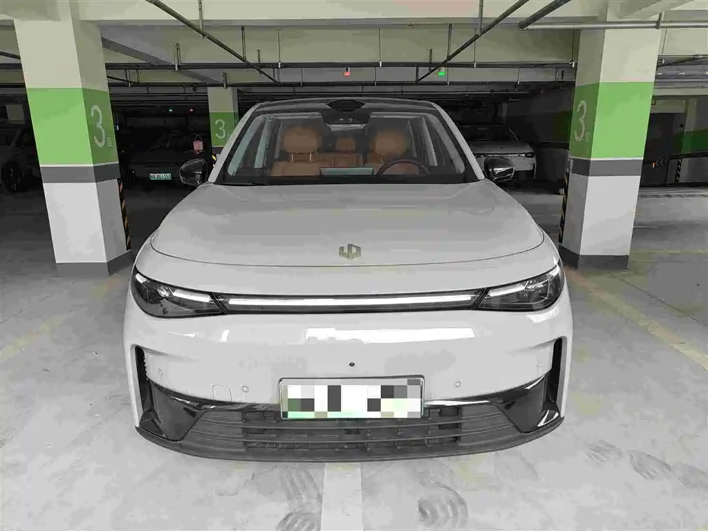 Leapmotor Leapmotor C10 — миниатюра 2