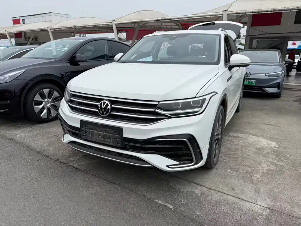 Volkswagen Tiguan L 2023