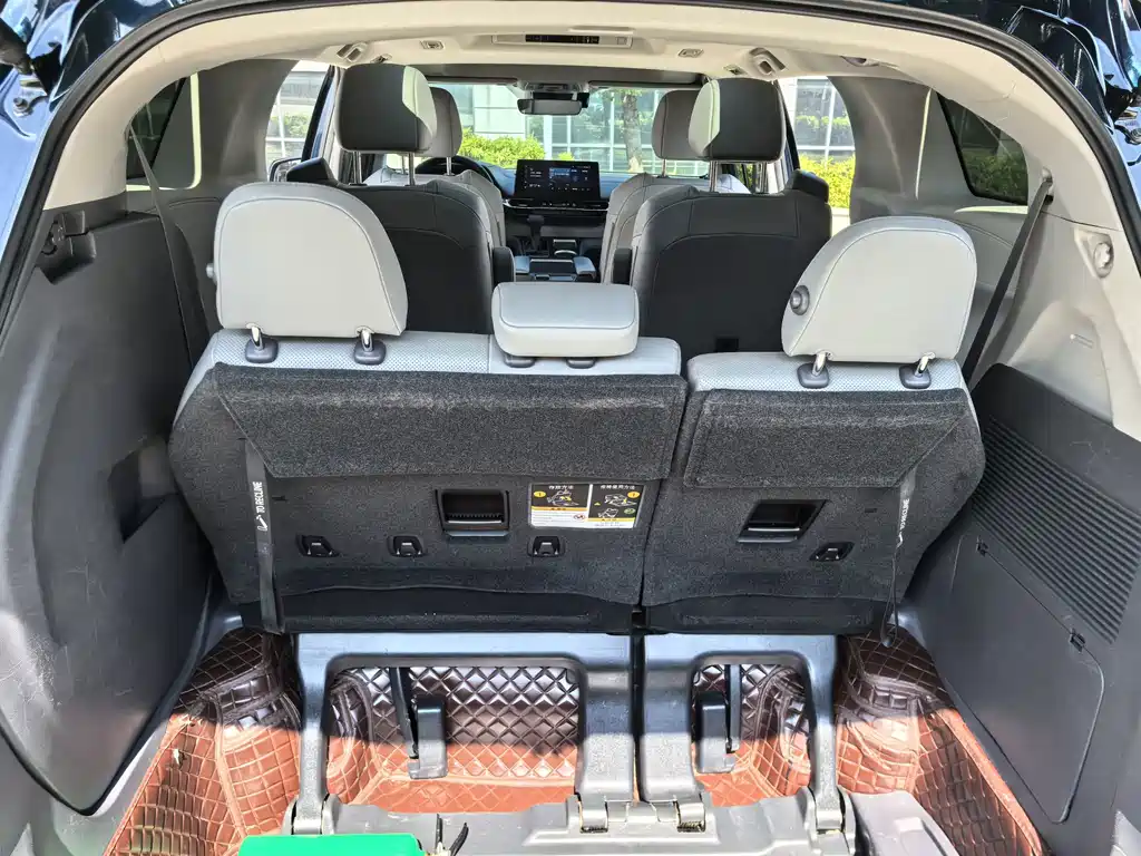 Toyota Granvia — миниатюра 15