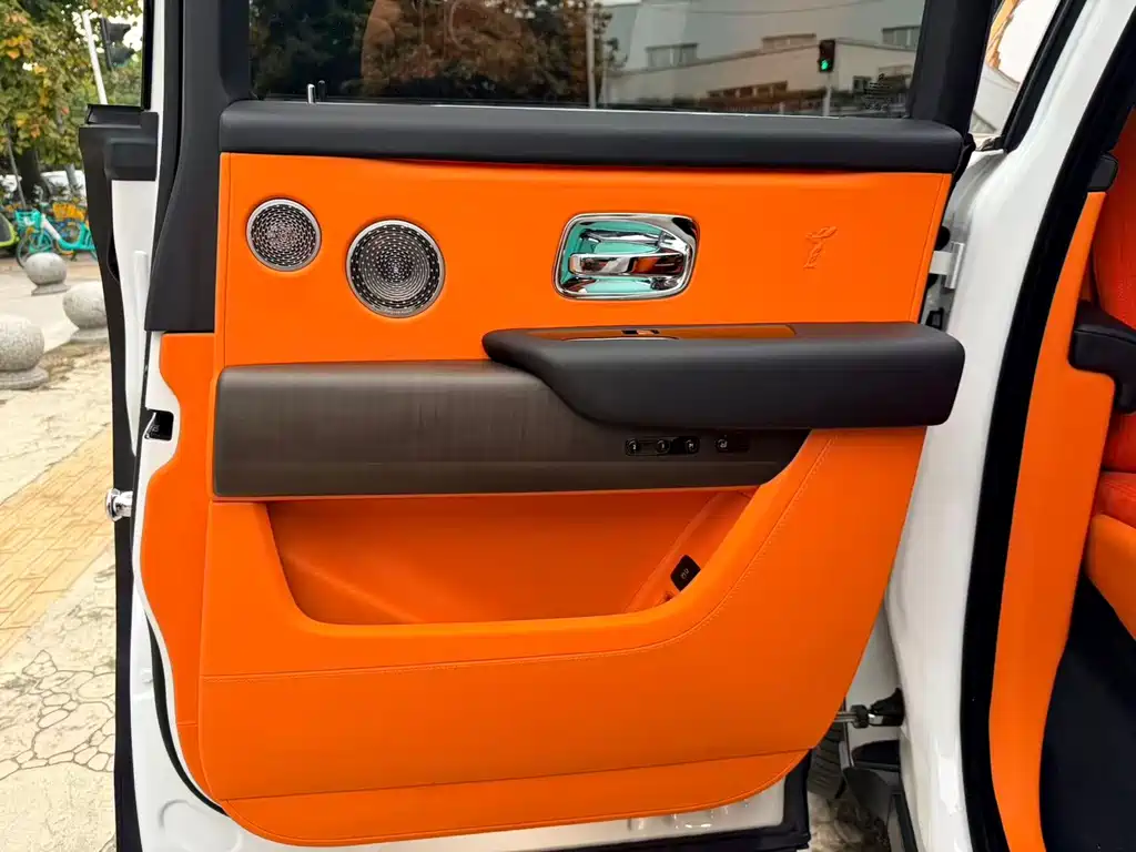 Rolls-Royce Cullinan — миниатюра 7