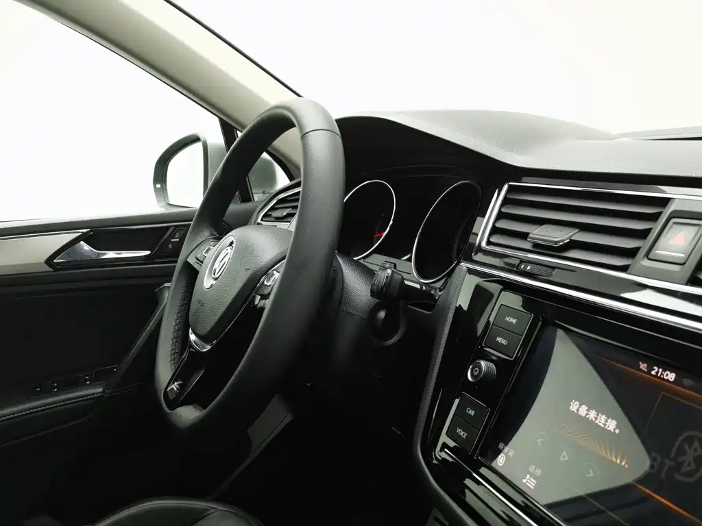 Volkswagen Tiguan L — миниатюра 22
