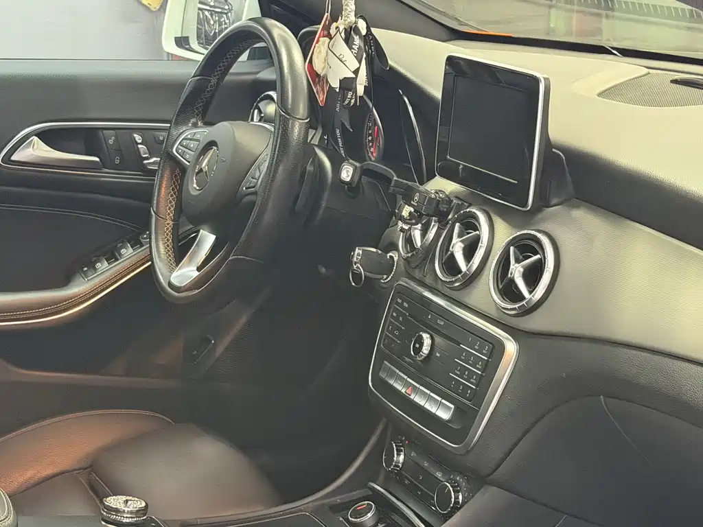 Mercedes-Benz CLA (Import) — миниатюра 13